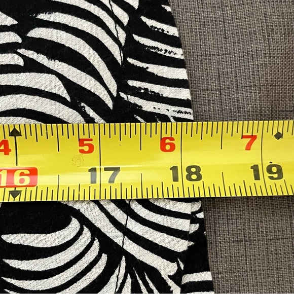 Vero Moda Zebra Patterned Skirt-Elastic Waist-Black/White-Women’s S/Small-Casual - Picture 10 of 10